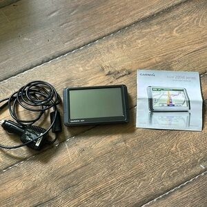 Garmin Nuvi 205W series‎ navigation system